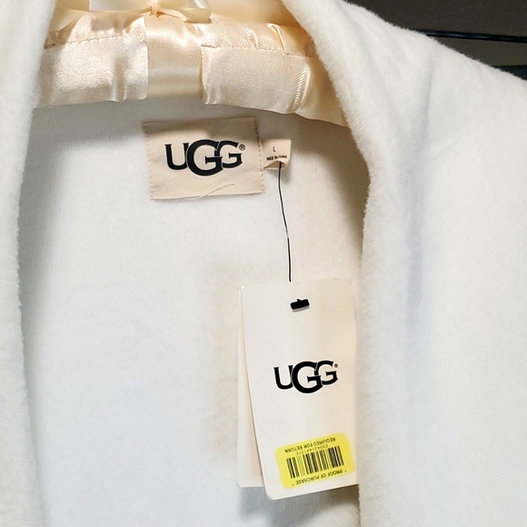 UGG. Women Duffield II. Cream. Size L. Plush. Warm pockets. - Picture 4 of 13